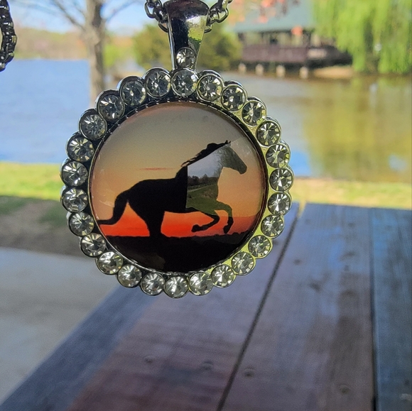 Horse Pendant with Rhinestone trim. - Picture 2 of 4